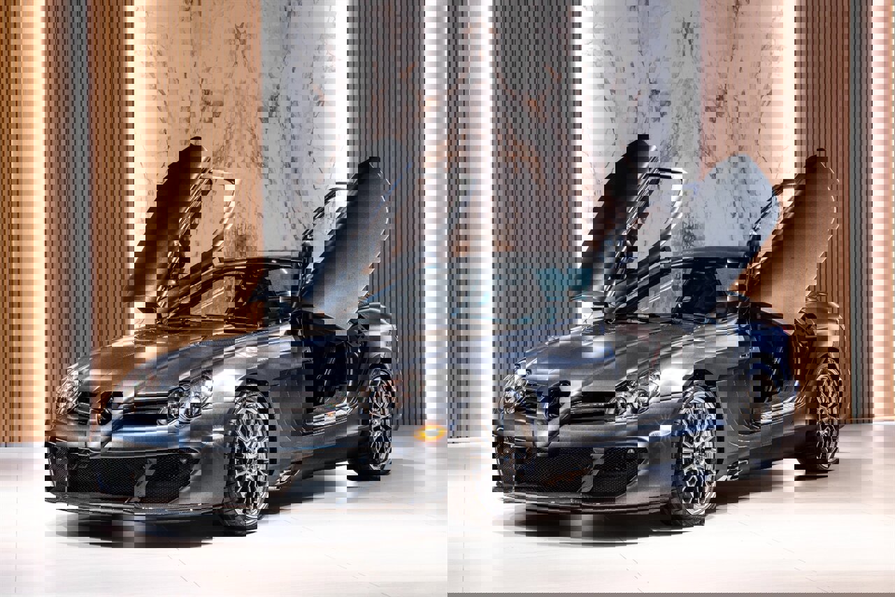 Used 2005 Mercedes-Benz SLR image 2