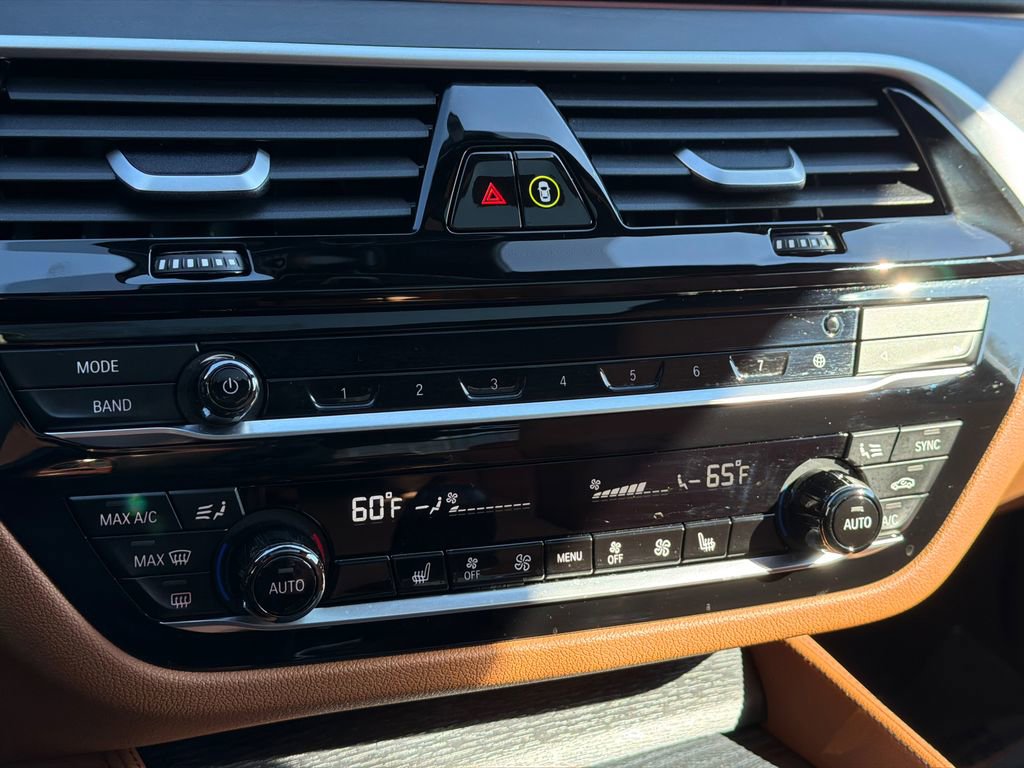 Used 2023 BMW M550i xDrive w/ Executive Package image 26