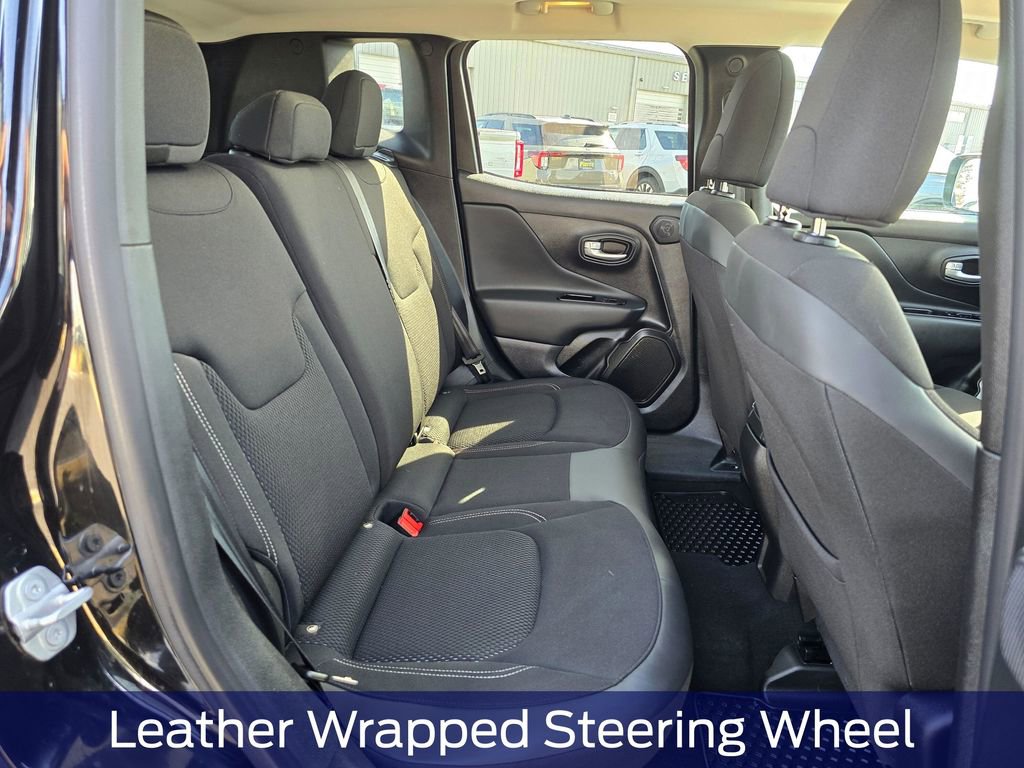 Used 2023 Jeep Renegade Latitude w/ Sun/Sound Group AWD/4WD image 16