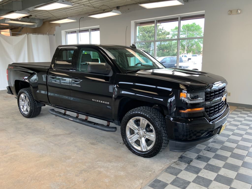 Used 2018 Chevrolet Silverado 1500 Custom w/ Custom Value Package AWD/4WD image 12
