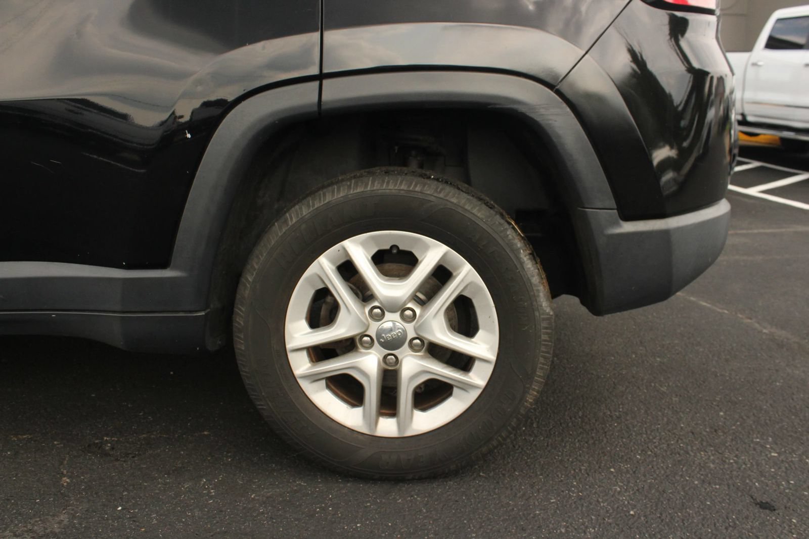 Used 2018 Jeep Compass Sport AWD/4WD image 4
