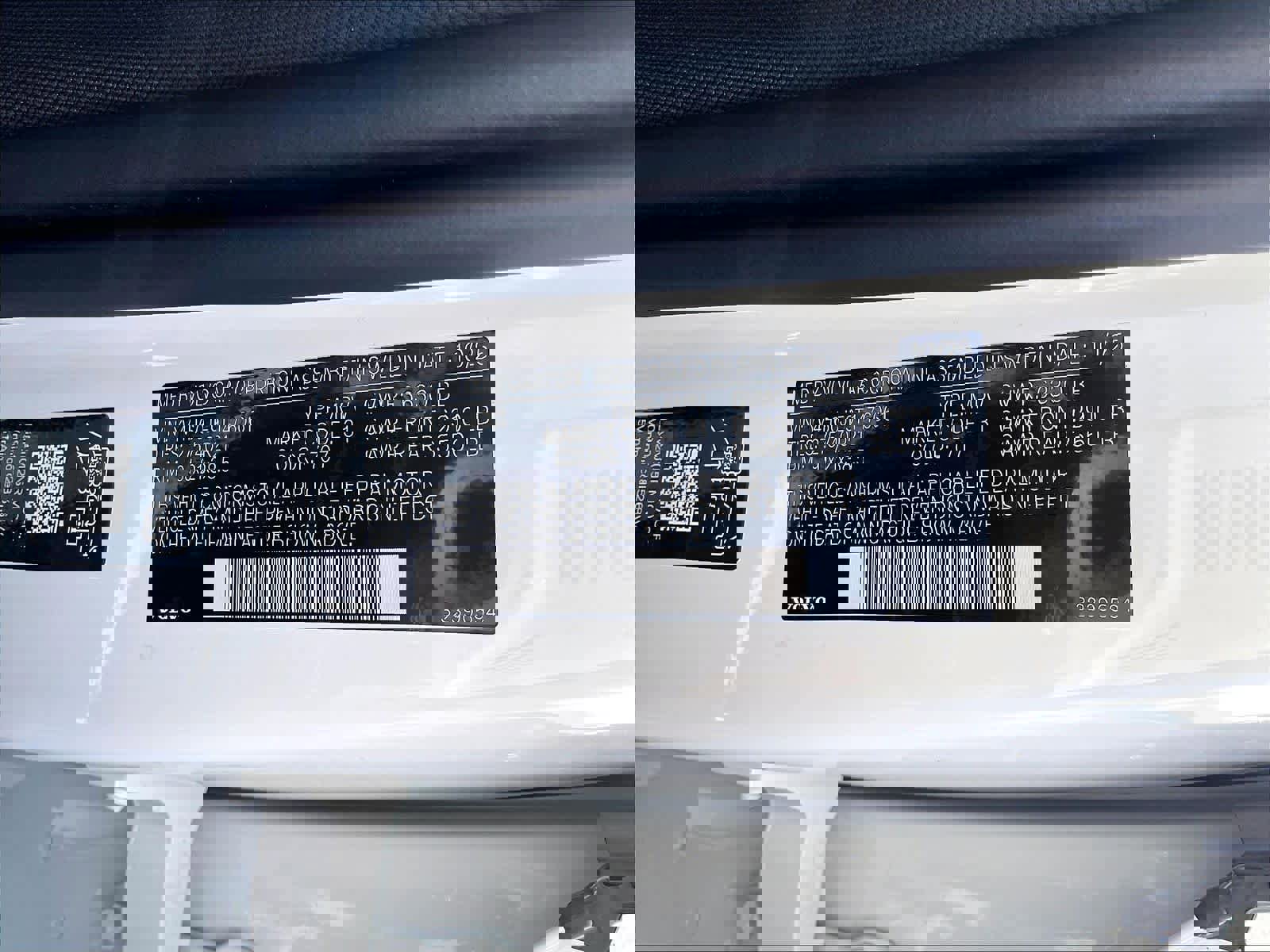 New 2026 Volvo XC90 T8 Plus w/ Protection Package Premier image 36