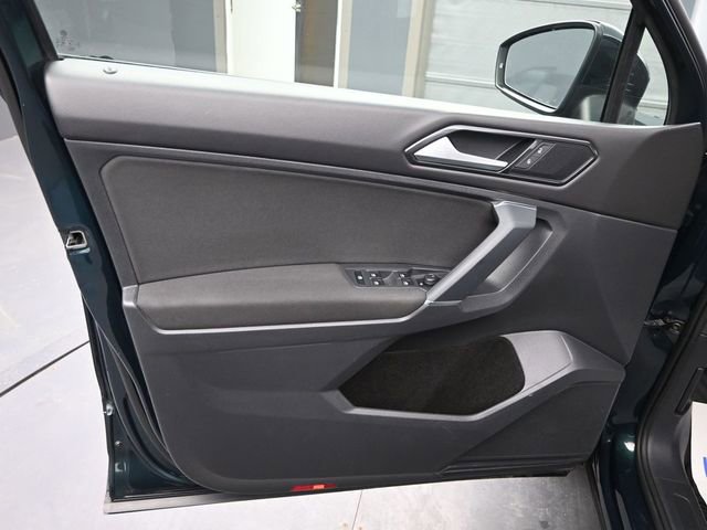 Used 2018 Volkswagen Tiguan S FWD image 12