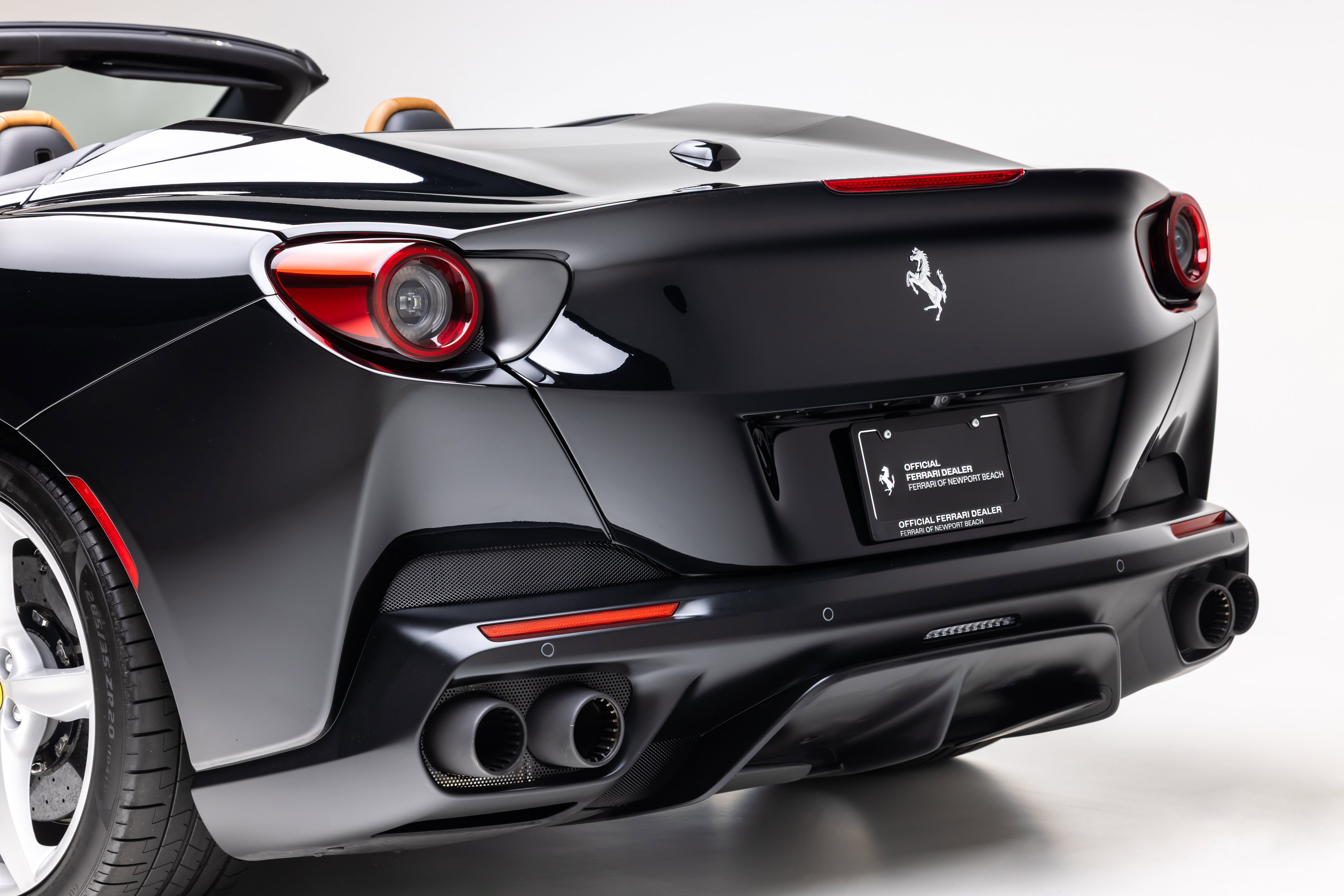 Used 2020 Ferrari Portofino RWD image 13