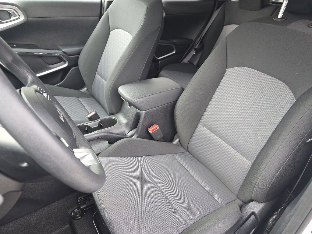 Used 2023 Kia Soul LX image 20