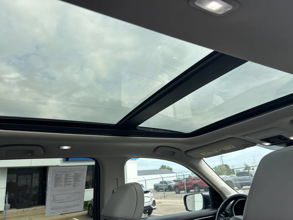 Certified 2024 Honda Pilot Touring image 13