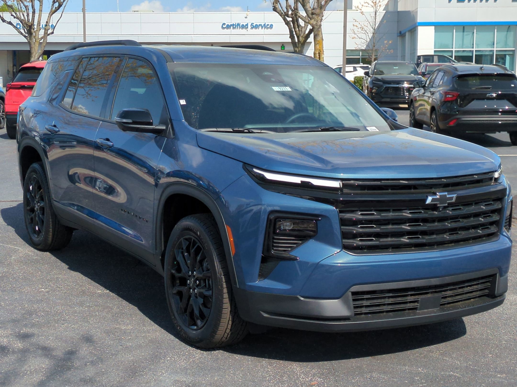 New 2026 Chevrolet Traverse LT w/ Midnight/Sport Edition FWD image 2