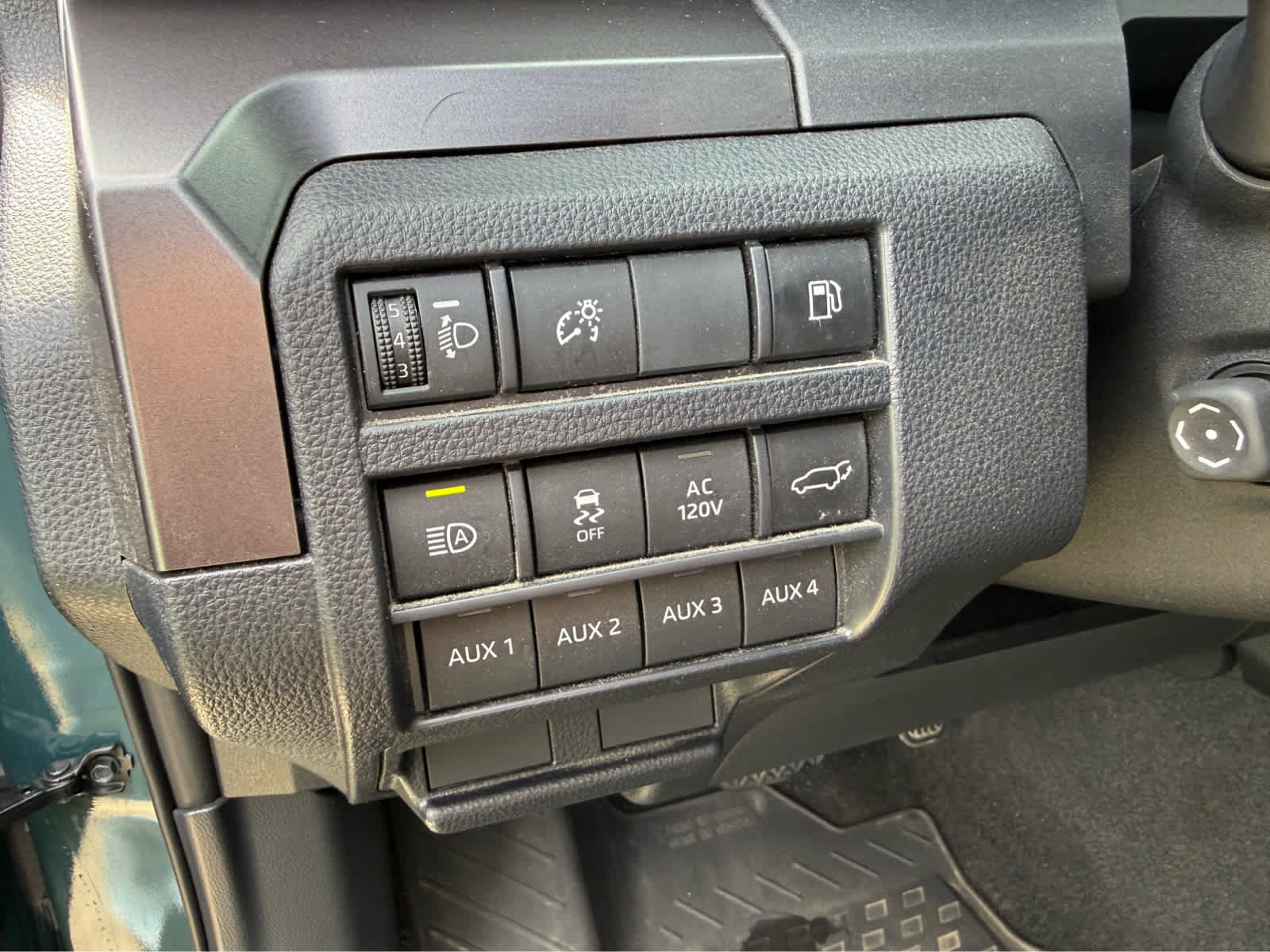 Used 2025 Toyota 4Runner TRD Off-Road Premium AWD/4WD image 16