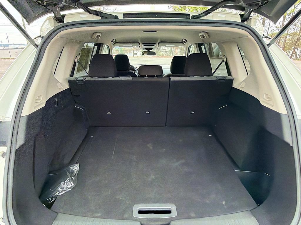 Used 2021 Nissan Rogue SV image 24