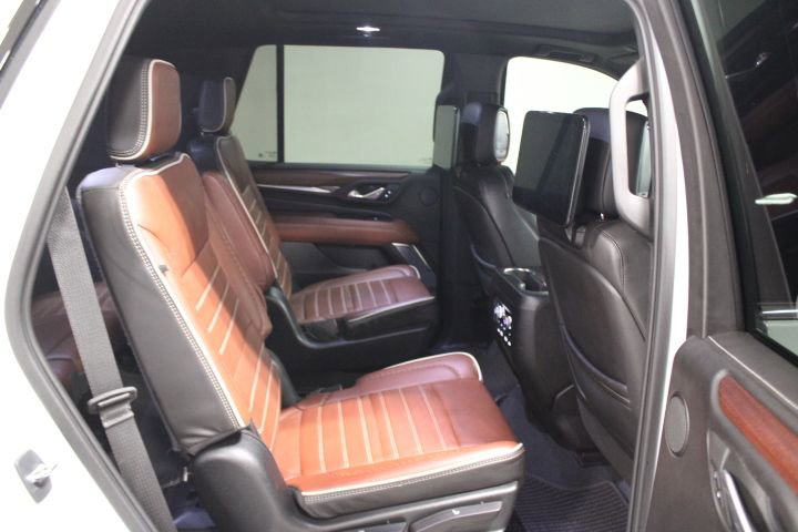Used 2023 GMC Yukon Denali Ultimate image 31