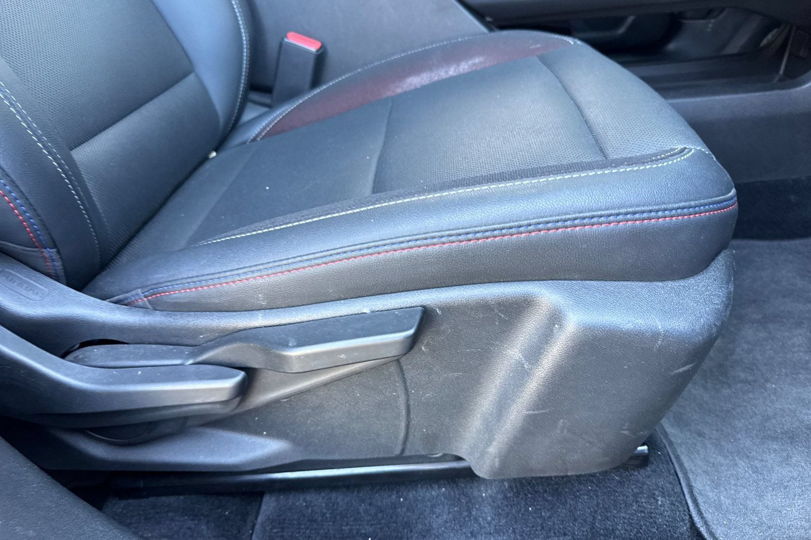 Used 2024 Chevrolet Equinox EV RS FWD image 23