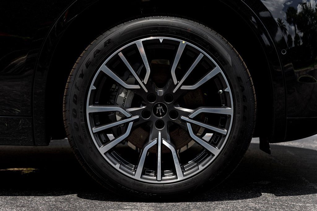 New 2025 Maserati Grecale GT image 14