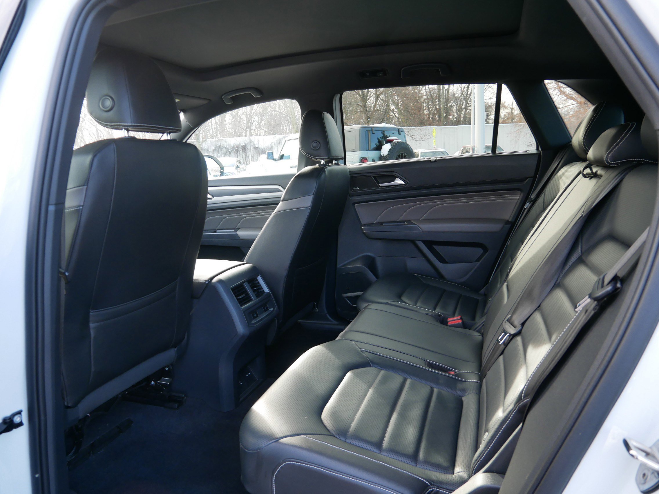 Used 2021 Volkswagen Atlas Cross Sport SEL Premium image 16