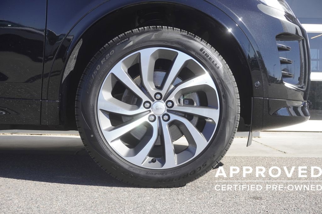 Used 2025 Land Rover Discovery Sport Dynamic SE image 35