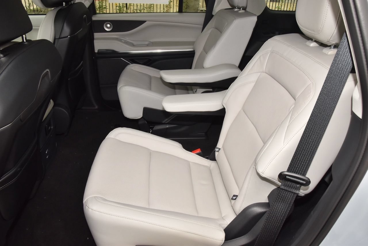 New 2026 Lincoln Navigator Reserve w/ Jet Appearance Package AWD/4WD image 14
