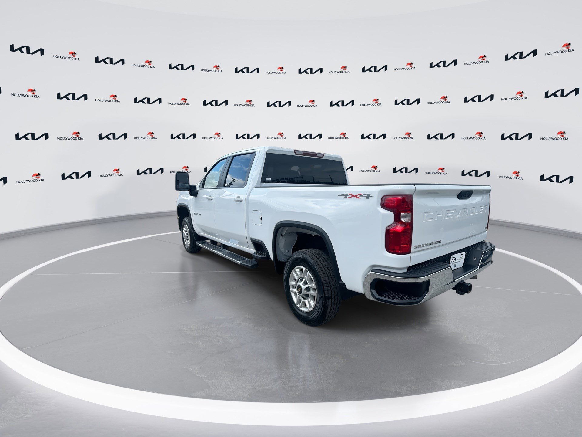 Used 2025 Chevrolet Silverado 2500 LT w/ Convenience Package AWD/4WD image 6