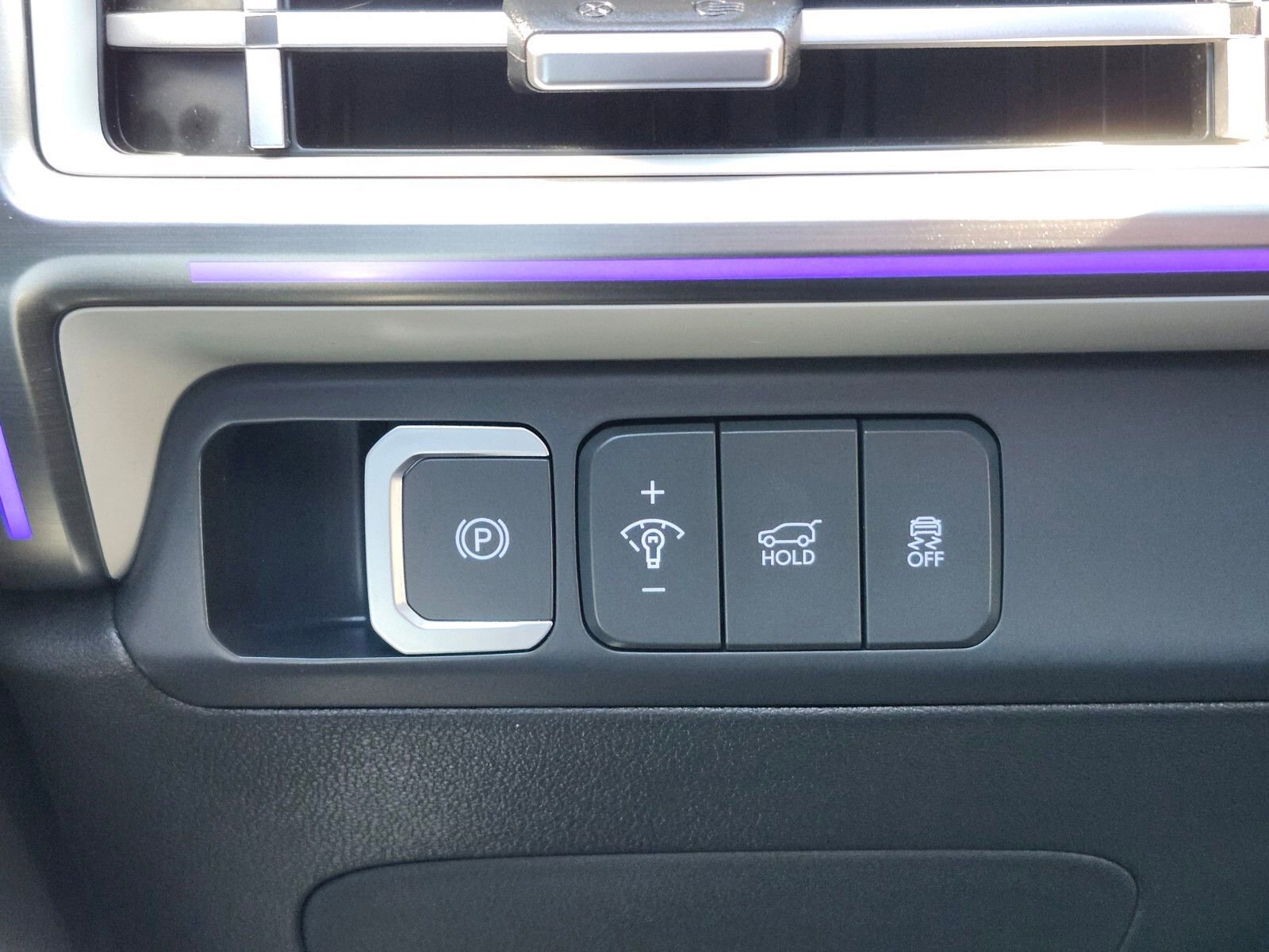 Used 2025 Hyundai Santa Fe Limited image 25