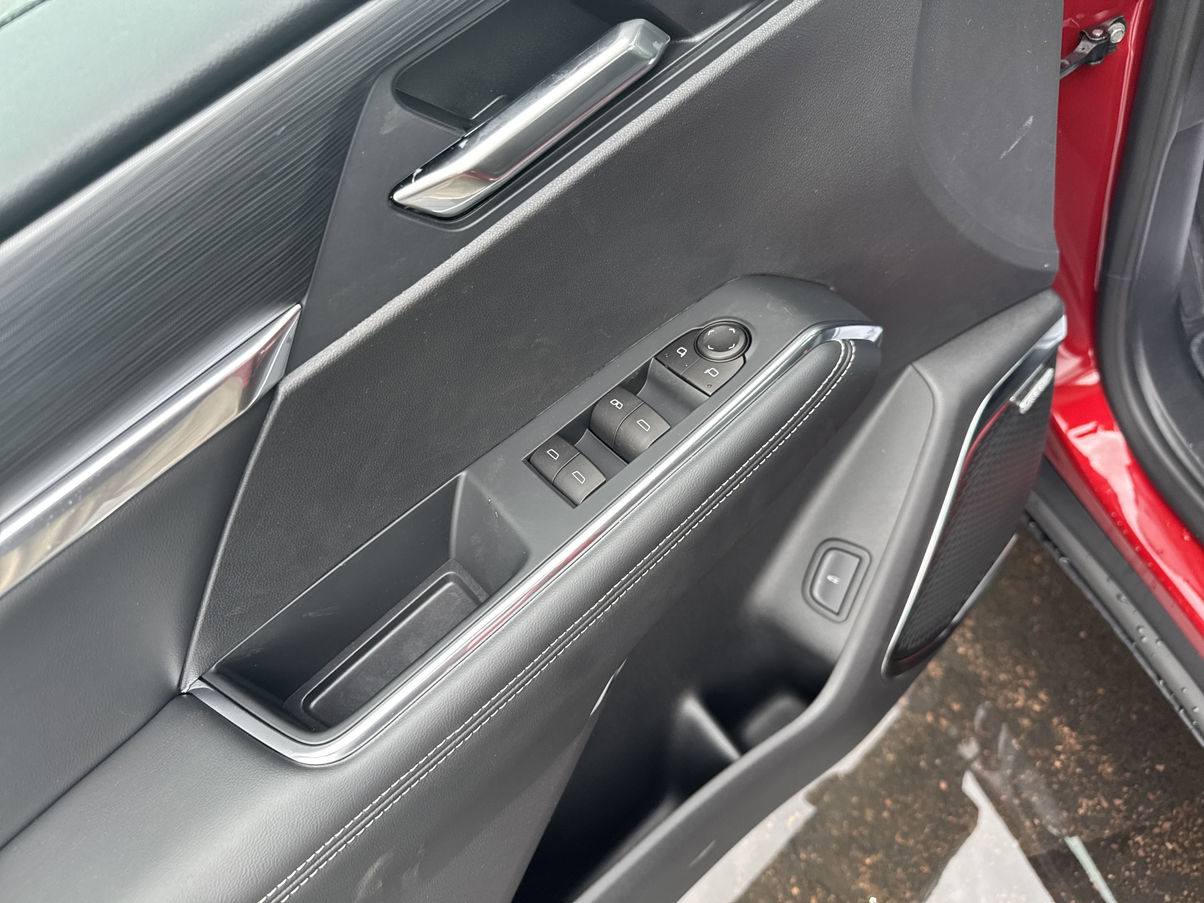 New 2025 GMC Acadia Elevation image 17