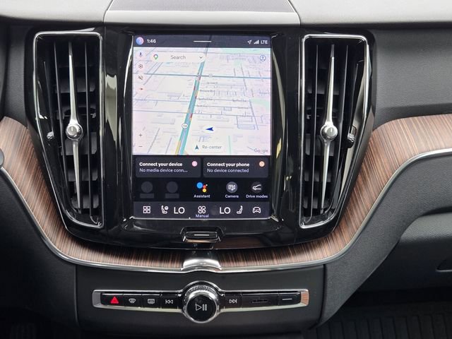 Certified 2023 Volvo XC60 B5 Plus w/ Climate Package image 17