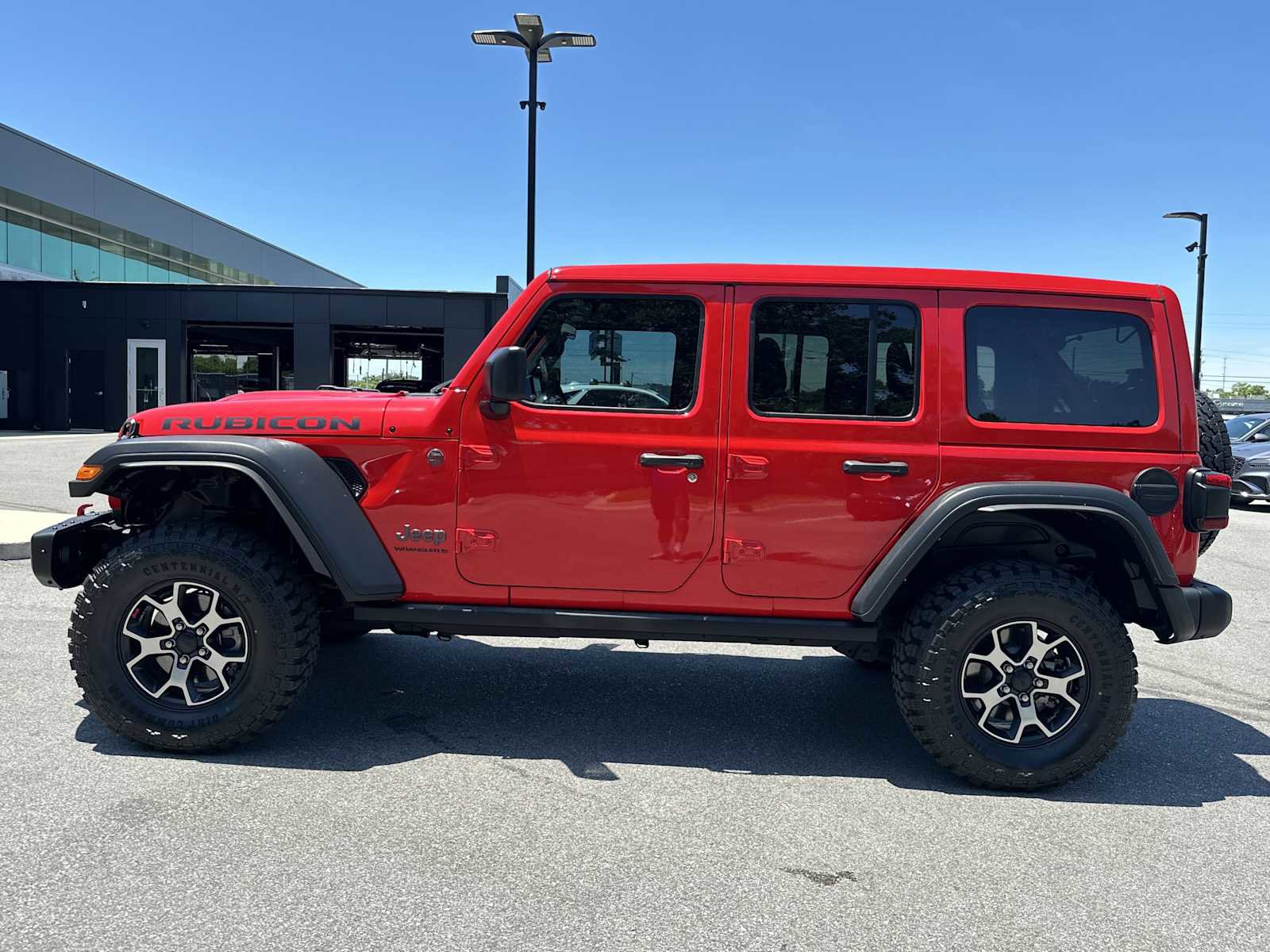 Used 2024 Jeep Wrangler Unlimited Rubicon w/ XTREMEE 35" Tire Package AWD/4WD image 4