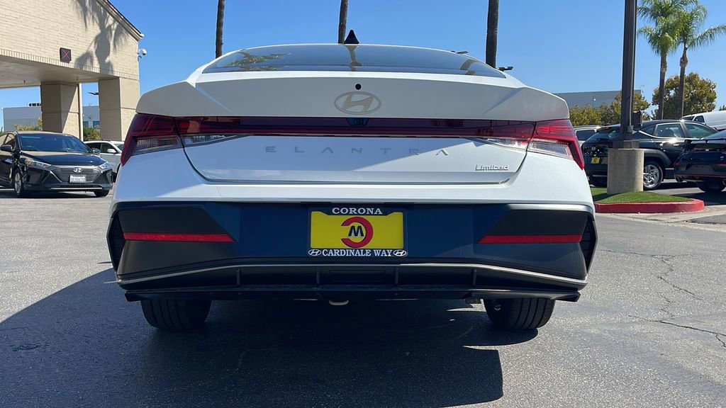 New 2025 Hyundai Elantra Limited image 10