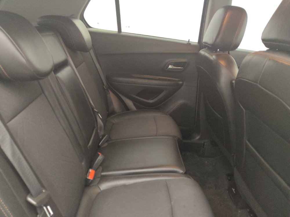 Used 2022 Chevrolet Trax LT w/ Sport Edition FWD image 19