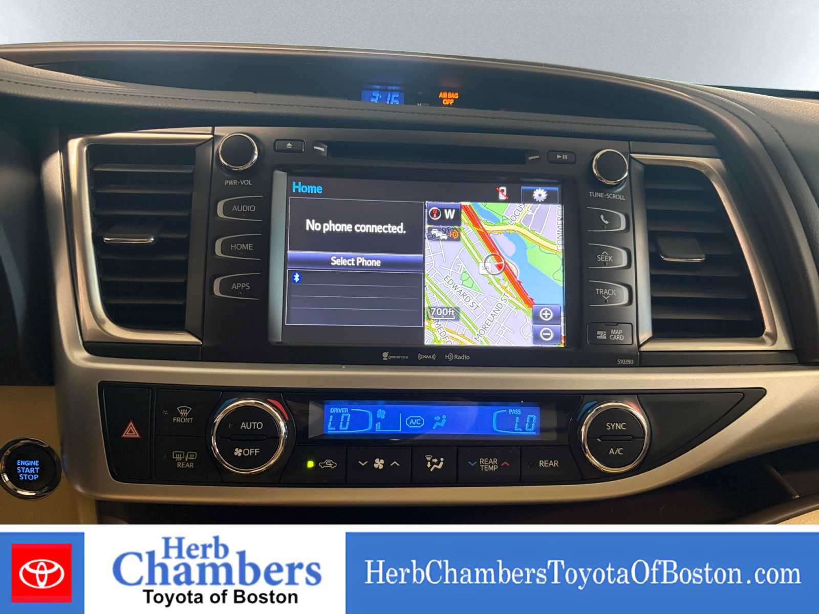 Used 2019 Toyota Highlander XLE AWD/4WD image 15