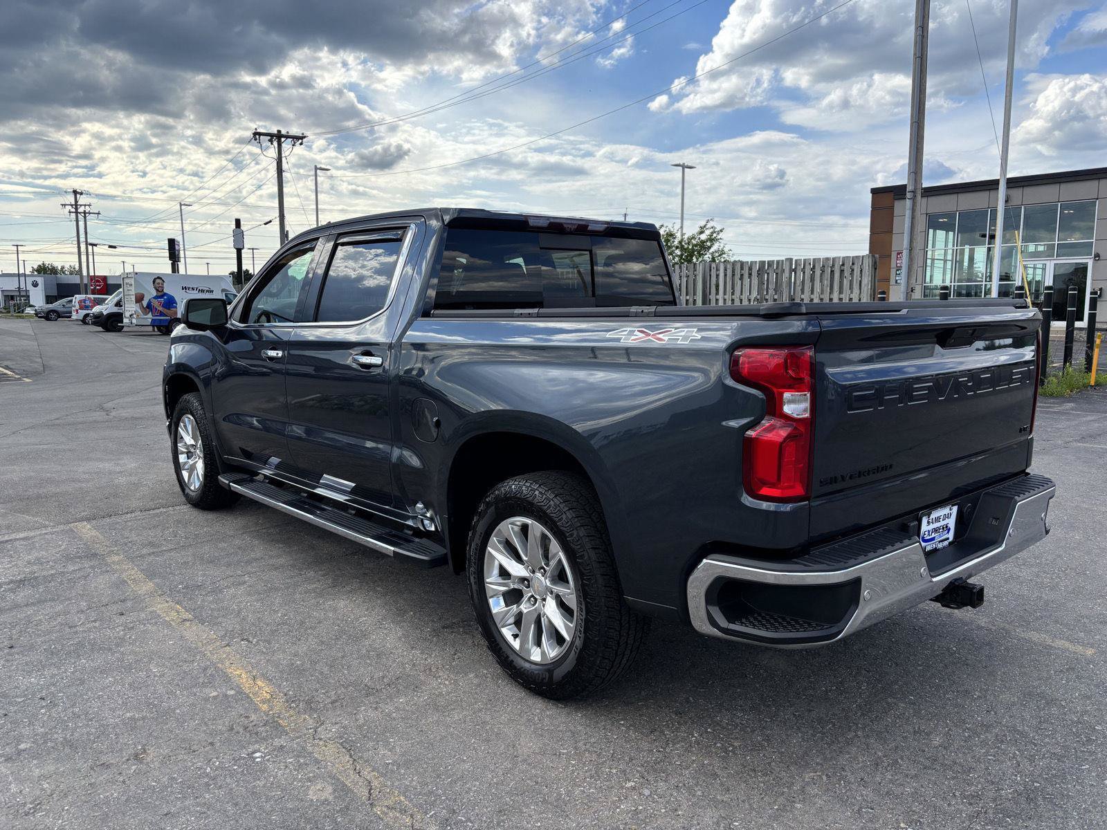 Used 2021 Chevrolet Silverado 1500 LTZ w/ LTZ Premium Package AWD/4WD image 5