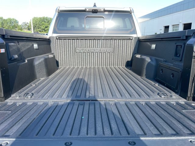 Used 2024 Toyota Tacoma Limited w/ Limited Package (LT) AWD/4WD image 32