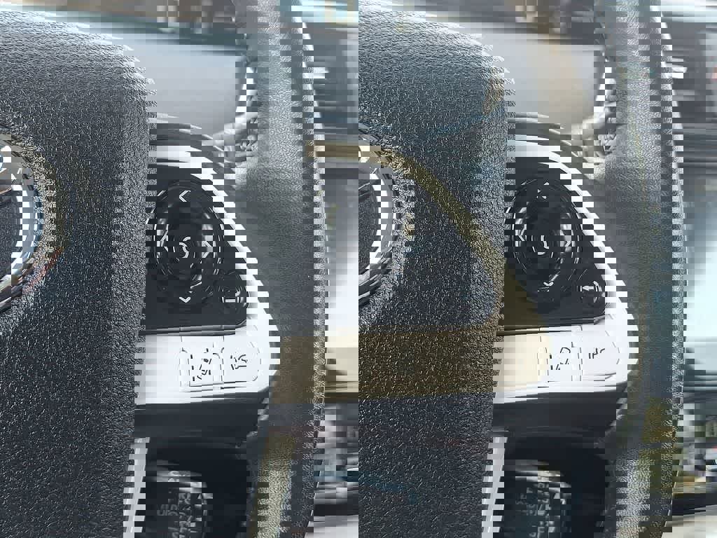 Used 2017 Toyota Prius Four FWD image 18