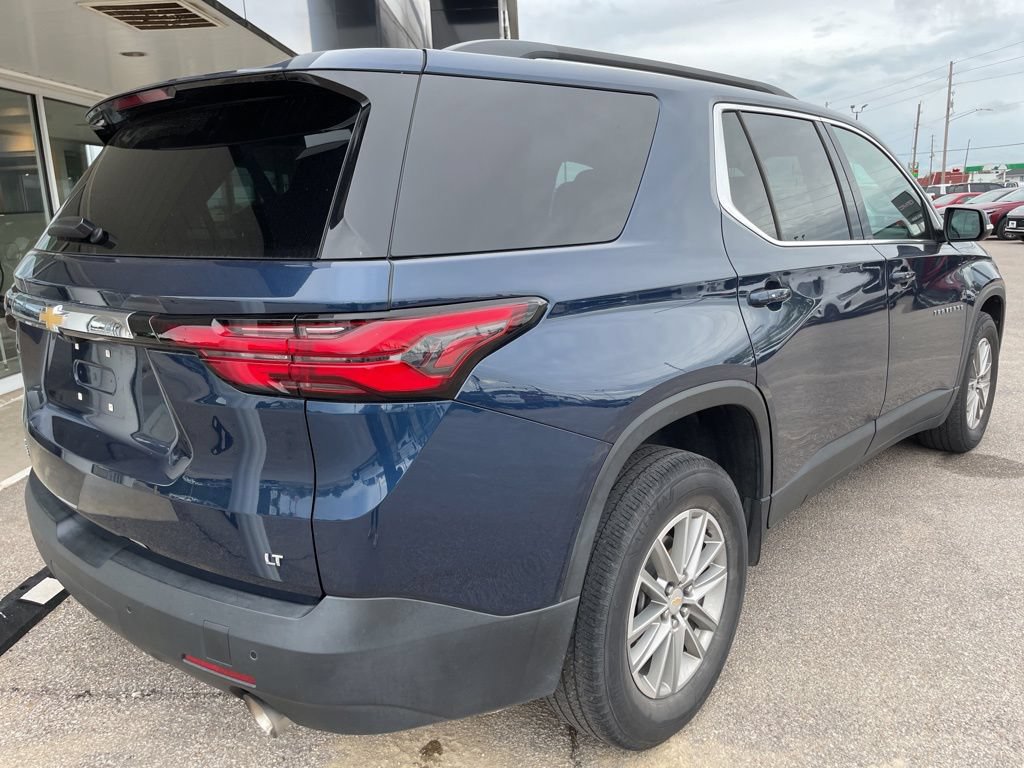 Used 2022 Chevrolet Traverse LT FWD image 3