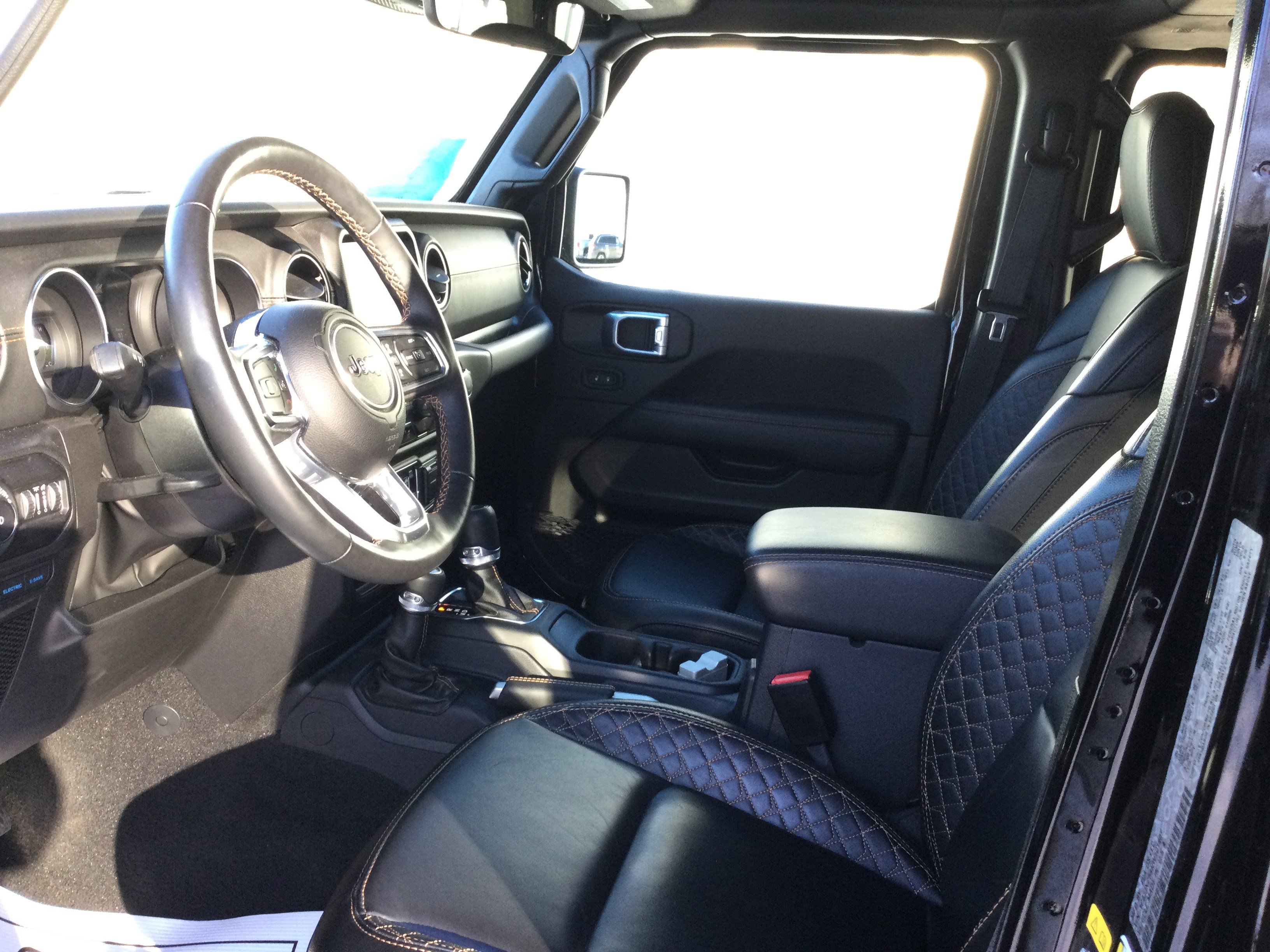 Used 2022 Jeep Wrangler Unlimited Sahara image 8