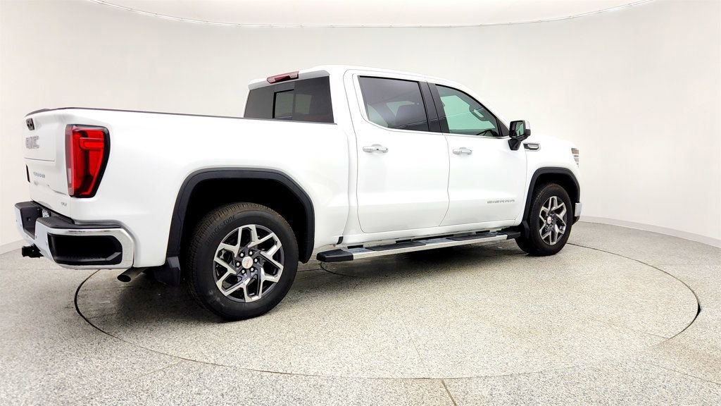 Used 2026 GMC Sierra 1500 SLT image 5