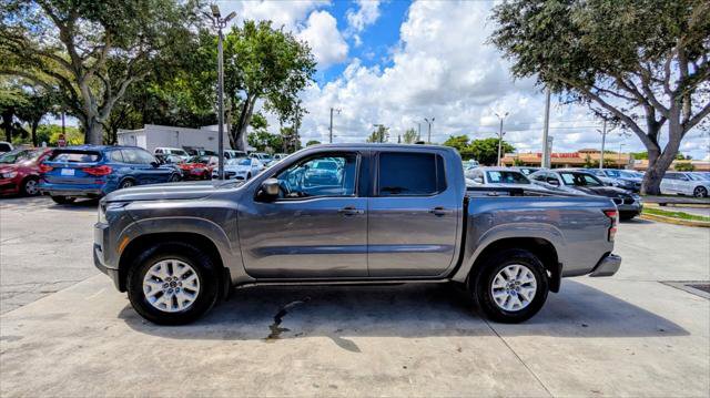 Used 2022 Nissan Frontier SV image 3