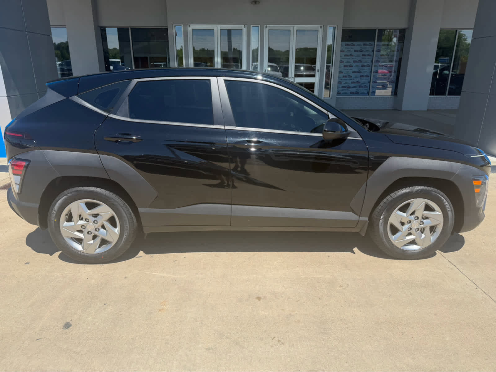 Used 2025 Hyundai Kona SE FWD image 7