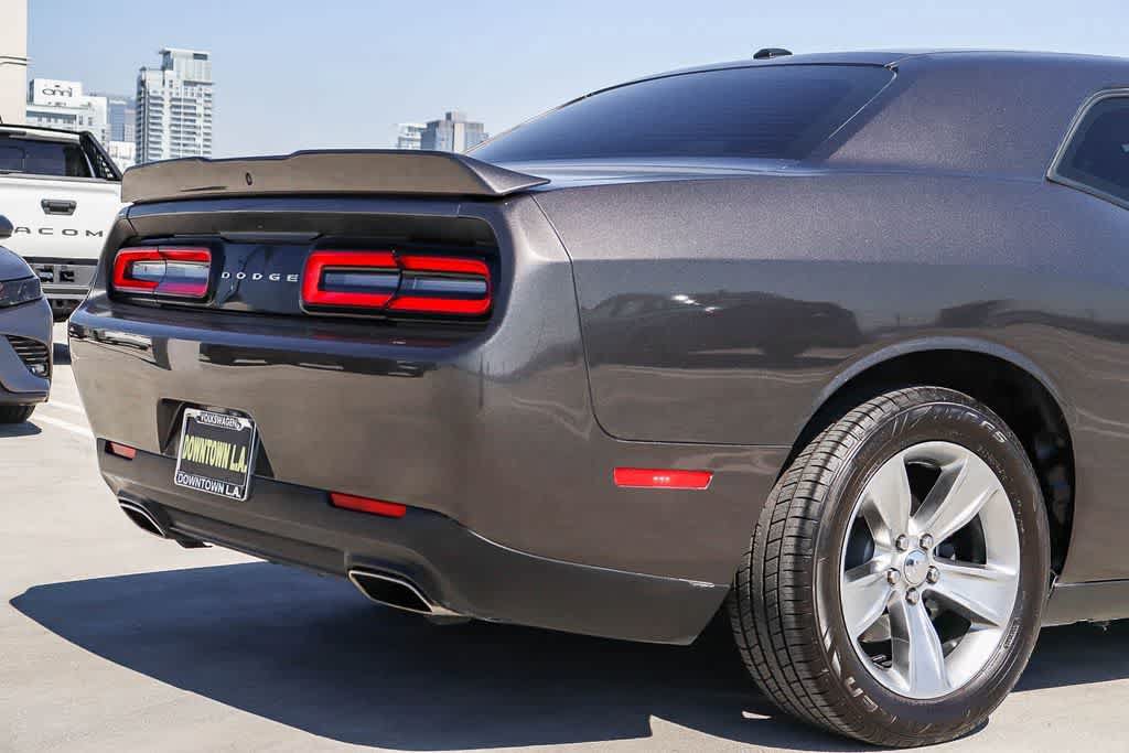 Used 2021 Dodge Challenger SXT RWD image 9