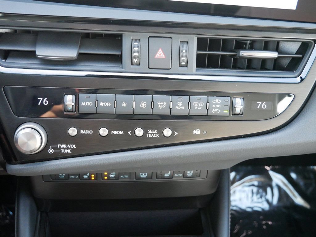 Certified 2025 Lexus ES 300h Ultra Luxury w/ Accessory Package (Z2) FWD image 22