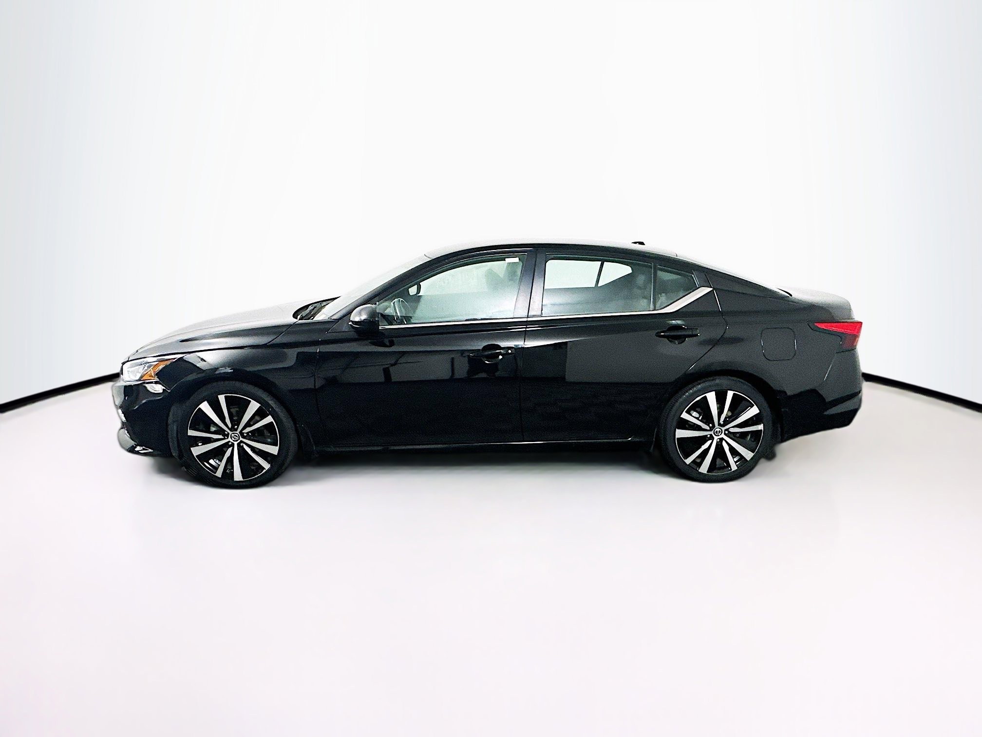 Used 2022 Nissan Altima 2.5 SR FWD image 4
