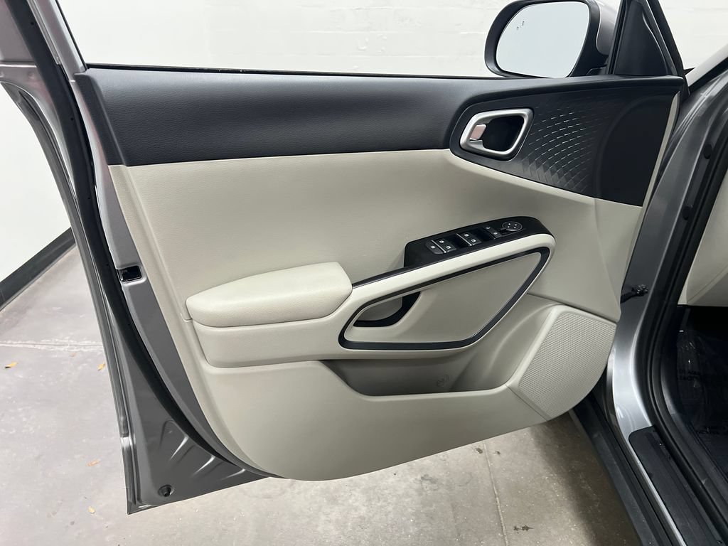 Used 2022 Kia Soul S FWD image 10