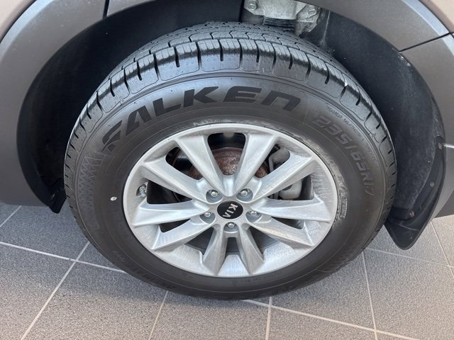 Used 2019 Kia Sorento LX w/ LX Convenience Package image 6