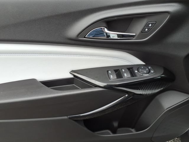 New 2026 Chevrolet Trax LT w/ LT Convenience Package FWD image 9