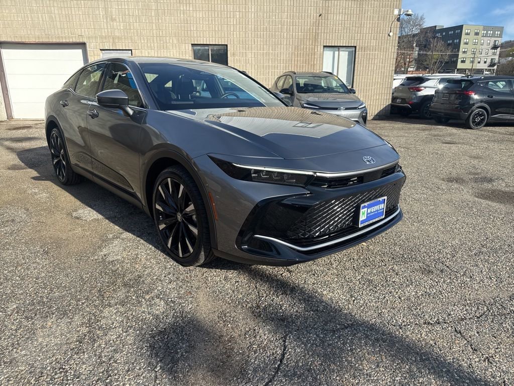 Used 2024 Toyota Crown Platinum AWD/4WD image 8