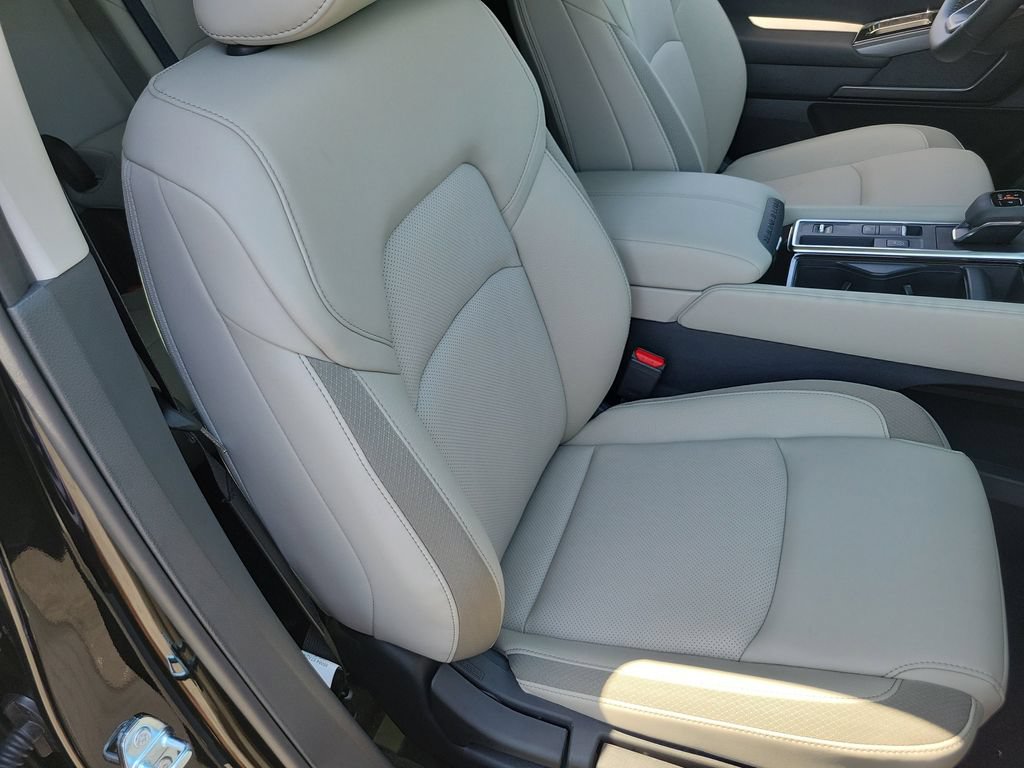 New 2026 Nissan Pathfinder SL w/ SL Premium Package (P04) FWD image 14