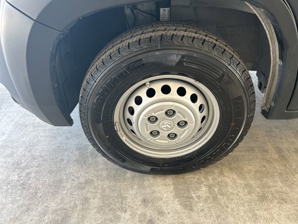 Used 2025 RAM ProMaster 2500 w/ Convenience Group FWD image 12