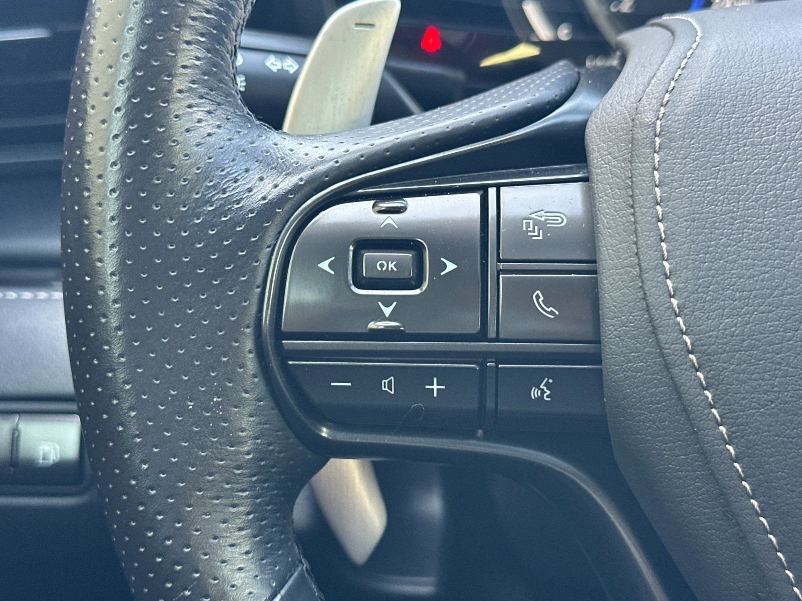 Used 2018 Lexus LC 500 Coupe w/ Sport Package image 26