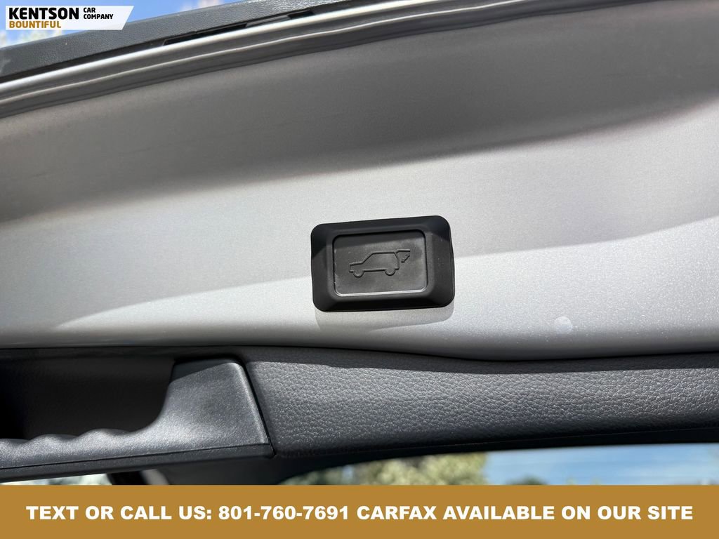 Used 2025 Toyota RAV4 XLE Premium image 36
