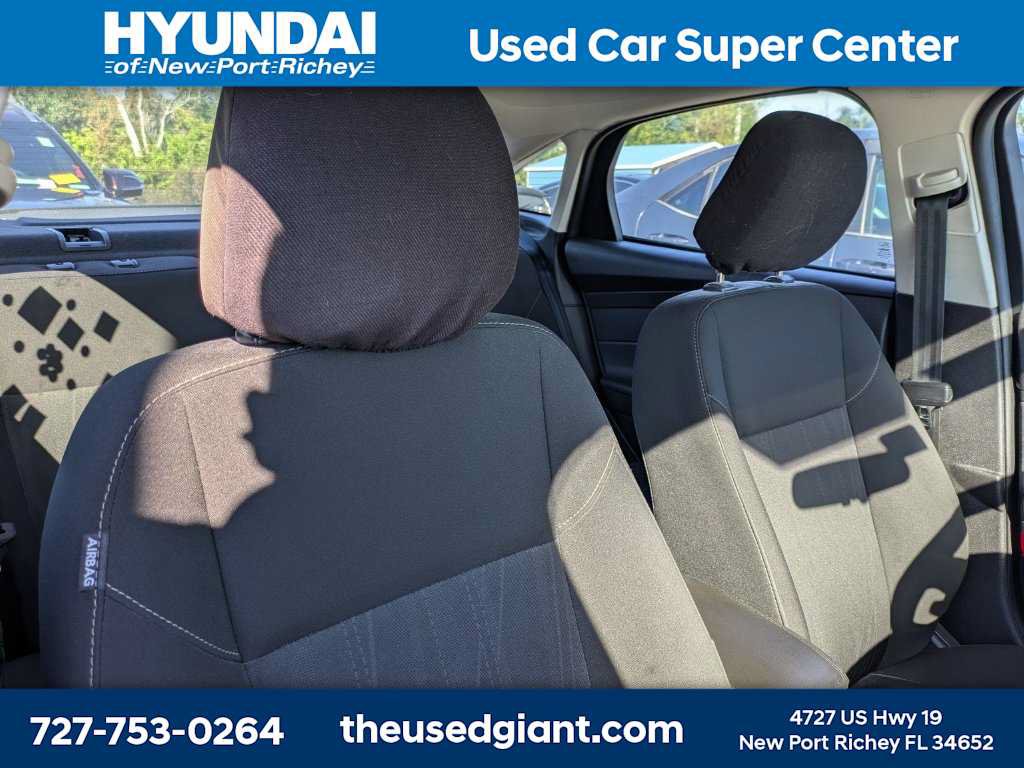Used 2017 Ford Focus SE FWD image 5