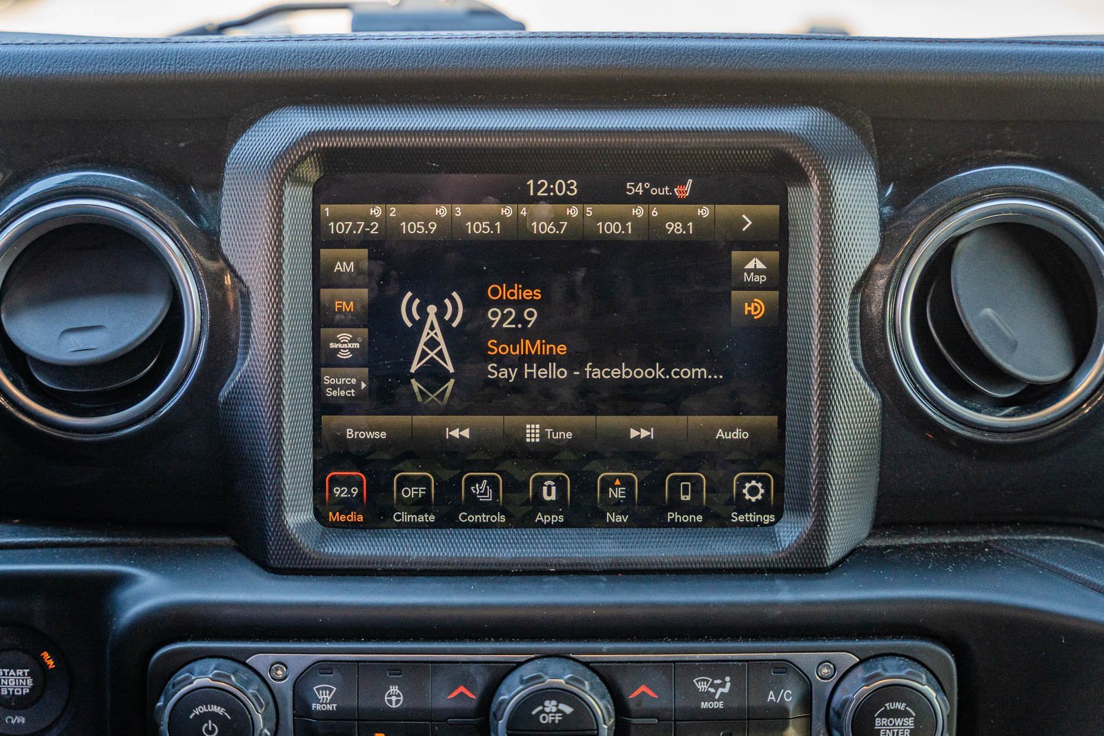 Used 2021 Jeep Wrangler Unlimited Rubicon image 39