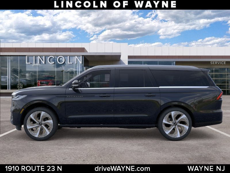 New 2026 Lincoln Navigator L Black Label AWD/4WD image 3