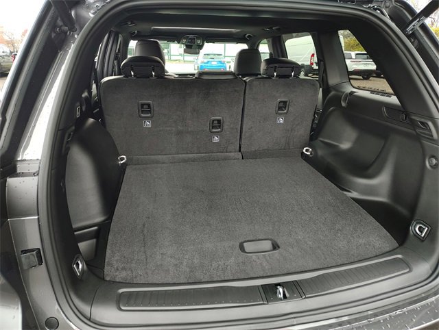 New 2025 Jeep Grand Cherokee Altitude image 32